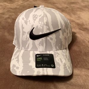 Nike golf hat
